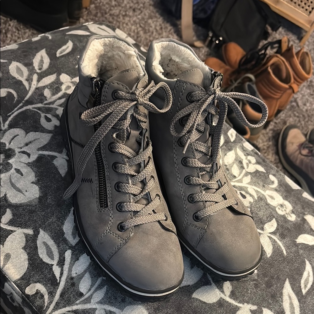 Rieker sneaker 8.5 women’s 39 cordula